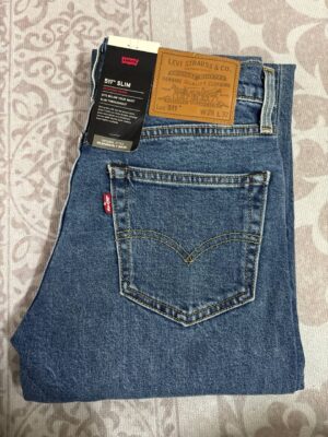 Levis 511 size 28 (Medium Wash)