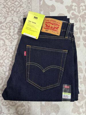 Levis 502 size 31 (Dark Wash)